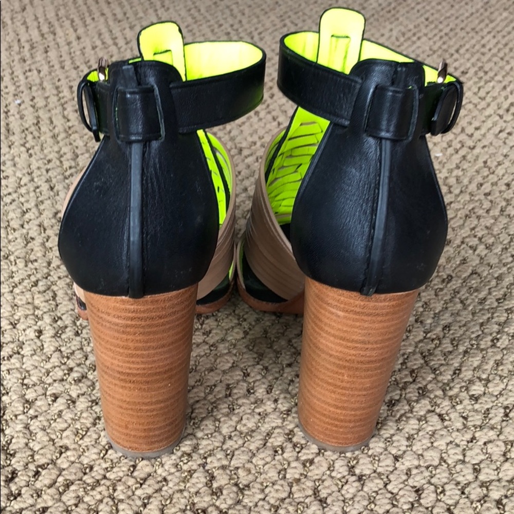 Sandals - Picture 2 of 5